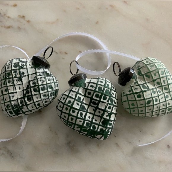 Set/3 Glass Hearts - Picture 2 of 9